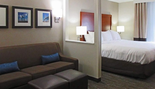 Comfort Inn & Suites