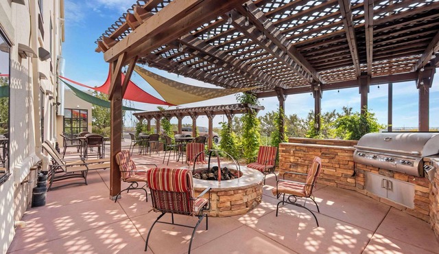 Comfort Inn & Suites