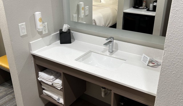 Comfort Inn & Suites