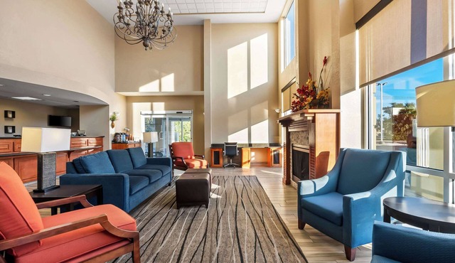 Comfort Inn & Suites