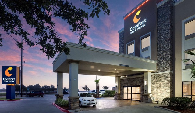 Comfort Inn & Suites Victoria North