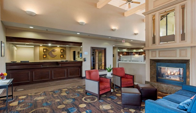 Comfort Inn & Suites Warsaw near US-30