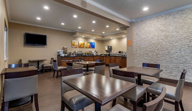 Comfort Inn & Suites Waterloo - Cedar Falls