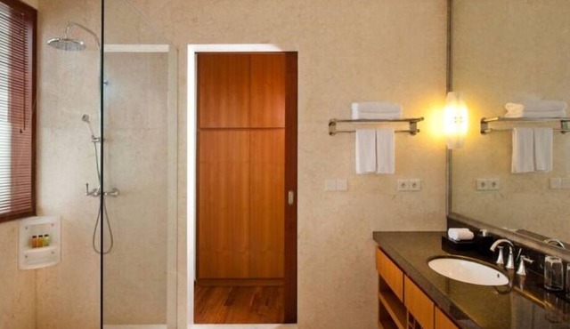 Comfort Luxury 4BR Family Villa 200M Walk to Beach