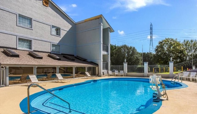 Comfort Meets Affordability! 3 Budget-friendly Units, Free Parking, Onsite Pool