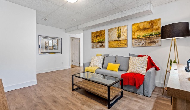 Comfort of your home in a middle of the vine country. Niagara On The Lake