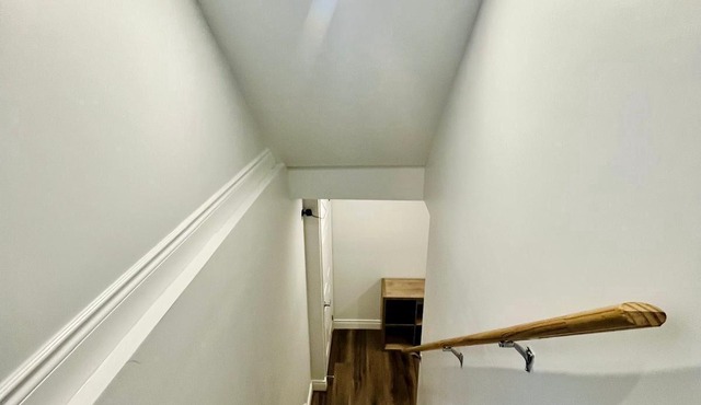 Comfort Quarters In Guelph! Your Cozy Home Away From Home.