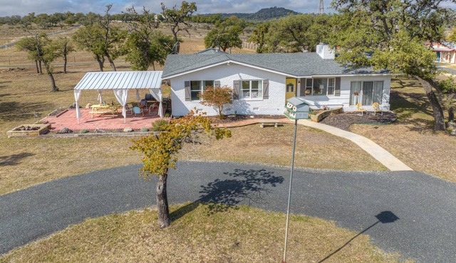 Comfort Ranch Near Wineries & River|Fire Pit