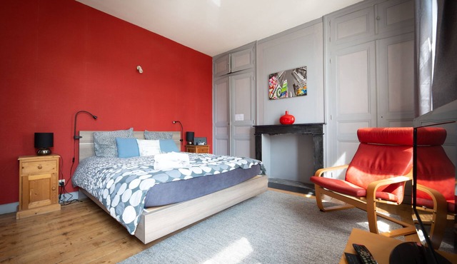 Comfort room near metro station