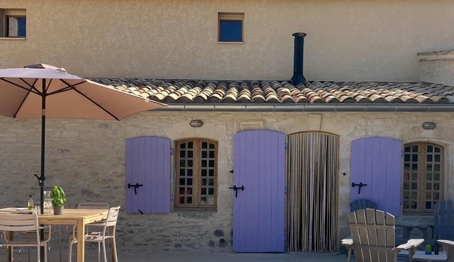 Comfort & silence in the heart of Provence nature.