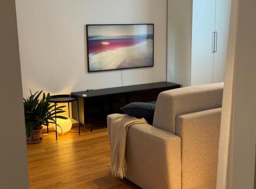 Comfort Stay Legnano - Appartamento di 85m2 con 2 bagni, Smart TV, WiFi ultra veloce e angolo lavoro, perfetto per visitare Milano in relax
