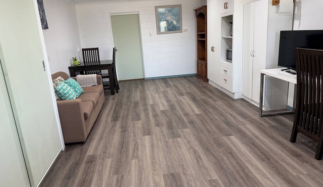 Comfort studio Bowen