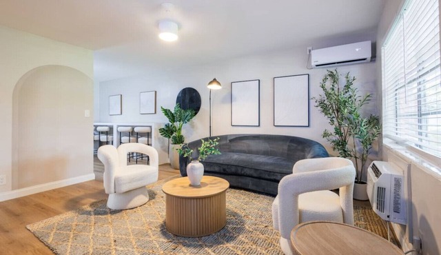 Comfort & Style Modern | 2BR In West Palm Beach