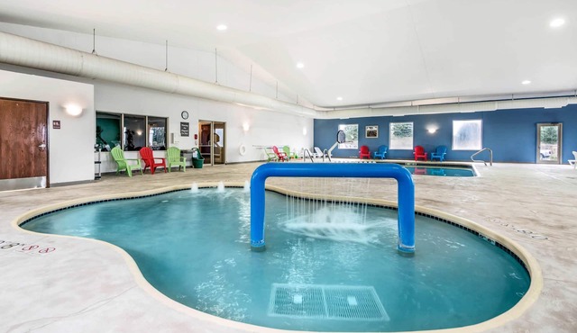 Comfort Suites at Par 4 Resort