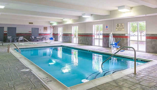 Comfort Suites At Virginia Center Commons
