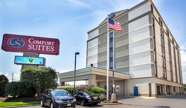 Comfort Suites at Woodbridge