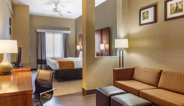 Comfort Suites Batesville