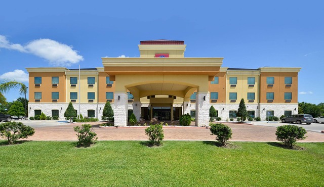 Comfort Suites Bay City East