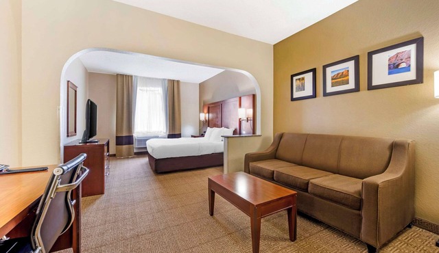 Comfort Suites Castle Rock - Denver South