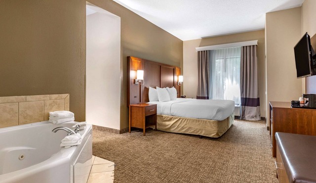 Comfort Suites Clayton - Garner