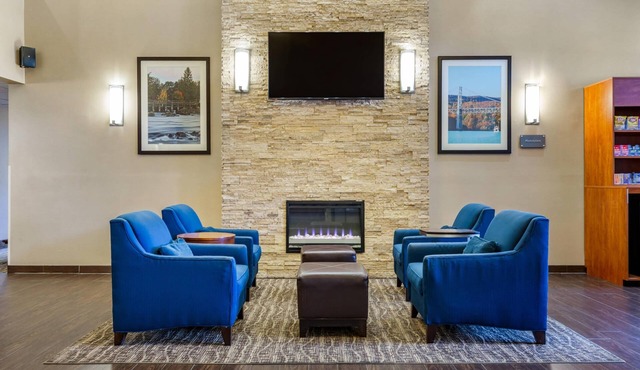 Comfort Suites Dover University Area