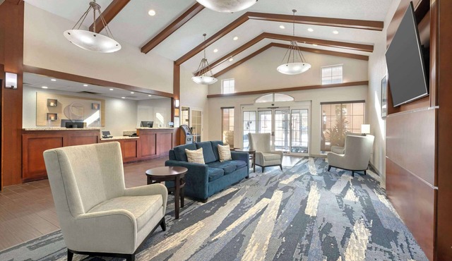 Comfort Suites Downtown