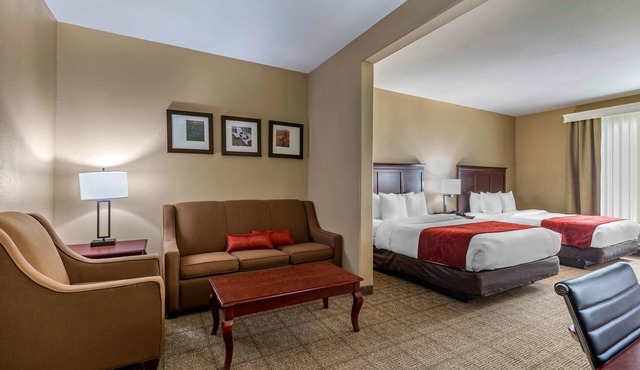 Comfort Suites Ennis