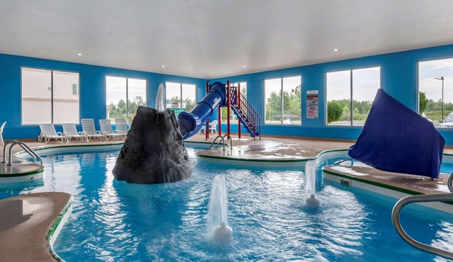 Comfort Suites Escanaba West