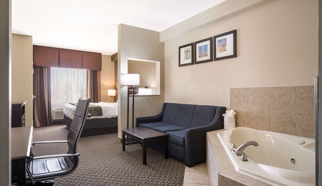 Comfort Suites Forsyth near I-75