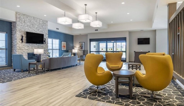 Comfort Suites Grandview - Kansas City