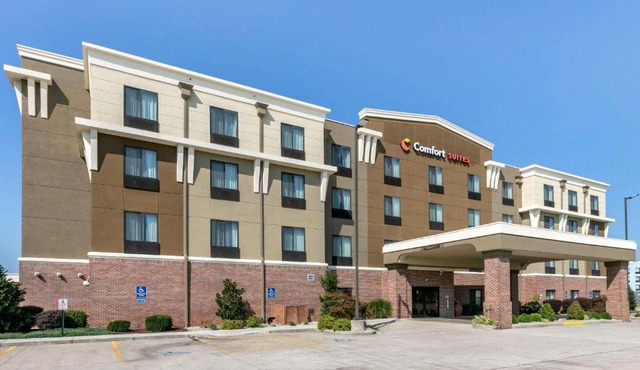 Comfort Suites Hopkinsville near Fort Campbell