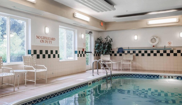 Comfort Suites Independence - Kansas City