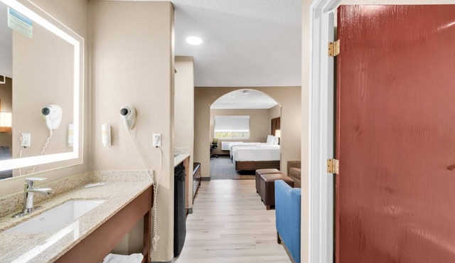 Comfort Suites Lakewood - Denver