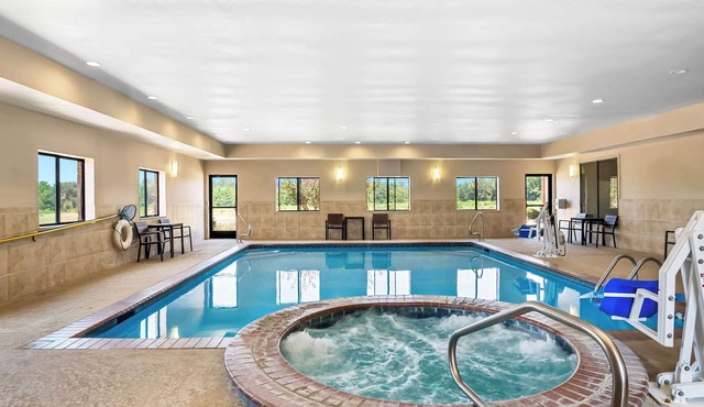 Comfort Suites Lindale - Tyler North