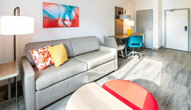 Comfort Suites London