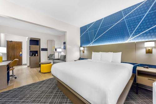 Comfort Suites London South