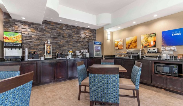 Comfort Suites Medical Center near Six Flags
