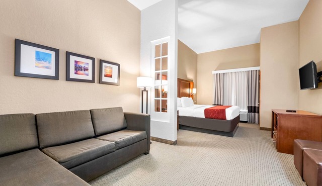 Comfort Suites Orlando Airport