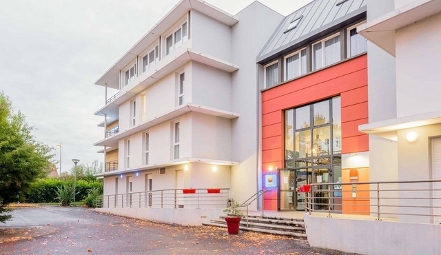 Comfort Suites Pau Idron