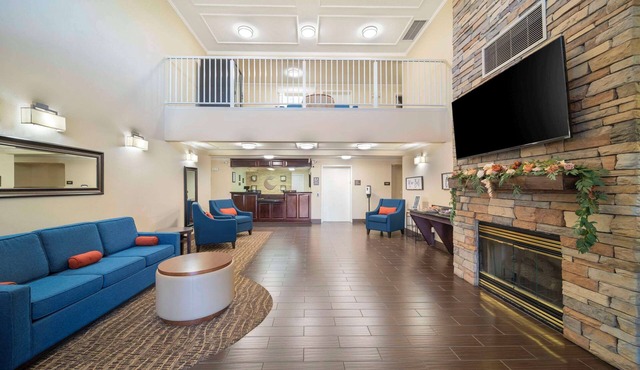 Comfort Suites Red Bluff near I-5