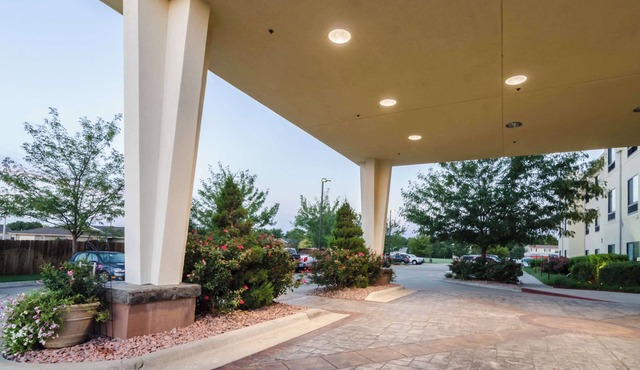 Comfort Suites Salina South