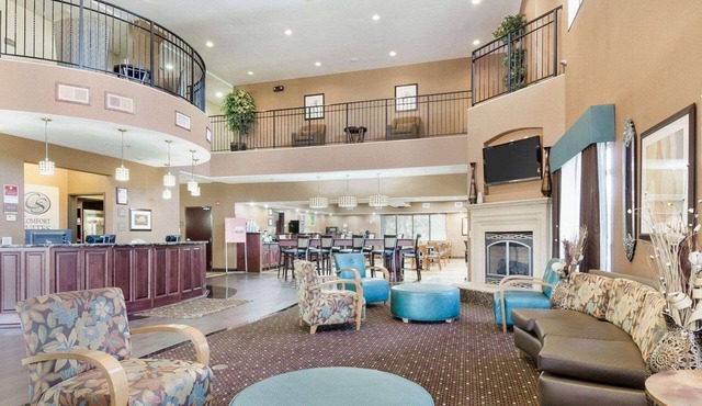 Comfort Suites Topeka Northwest