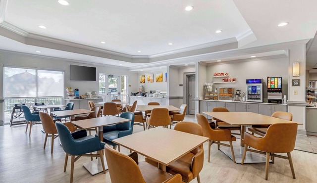 Comfort Suites Valdosta Mall Area