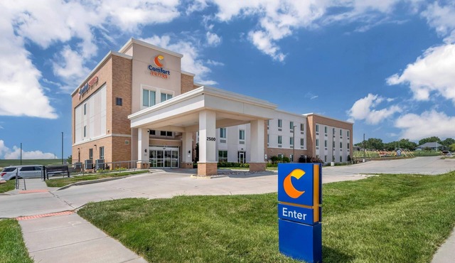 Comfort Suites West Omaha