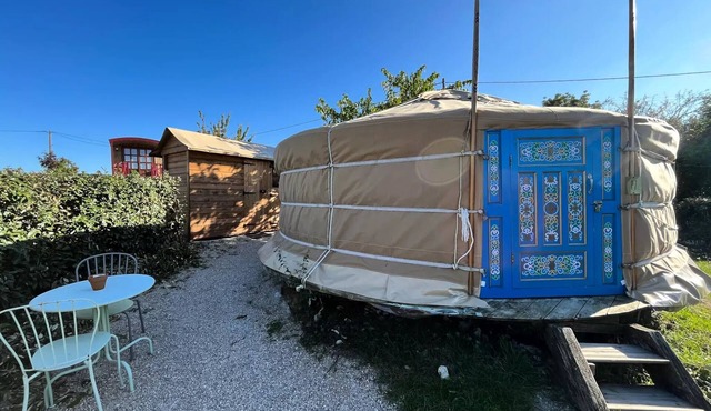 Comfort yurt (28 m²) sleeps 4