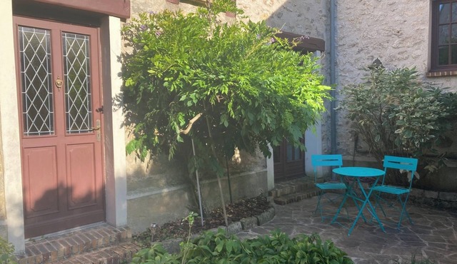 Comfortable house 2 steps from the Fontainebleau forest direct by train from Paris