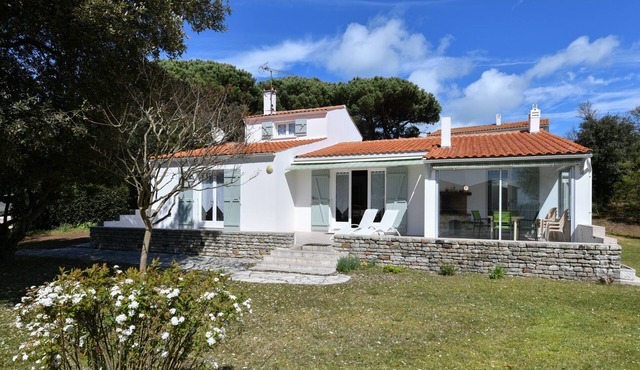 Comfortable villa of 125 m² on 1300 m² of enclosed wooded land