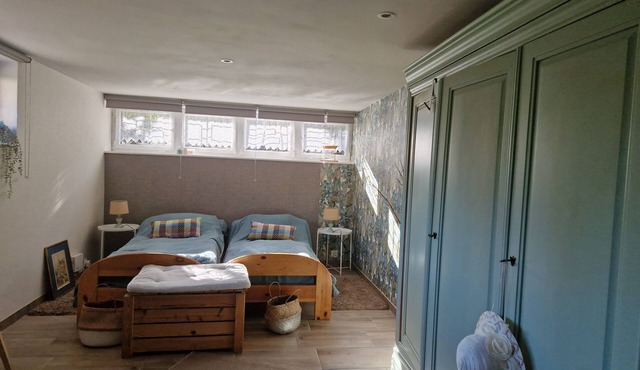 COMFORTABLE ROOM WITH INDEPENDENT ENTRANCE