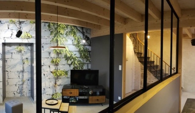 Comfortable house and neat decoration, view of the Sioule valley. WiFi.