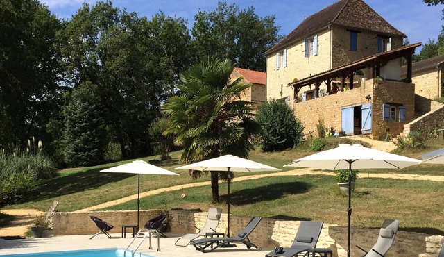 Comfortable cottage in beautiful estate with swimming pool